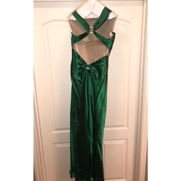 Formal dress / gown - Picture 2 of 3